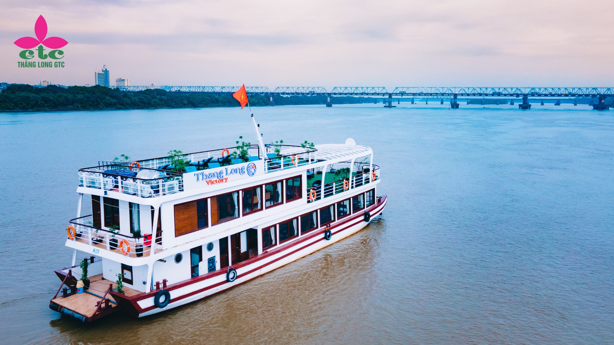 Ấn Tượng Sông Hồng